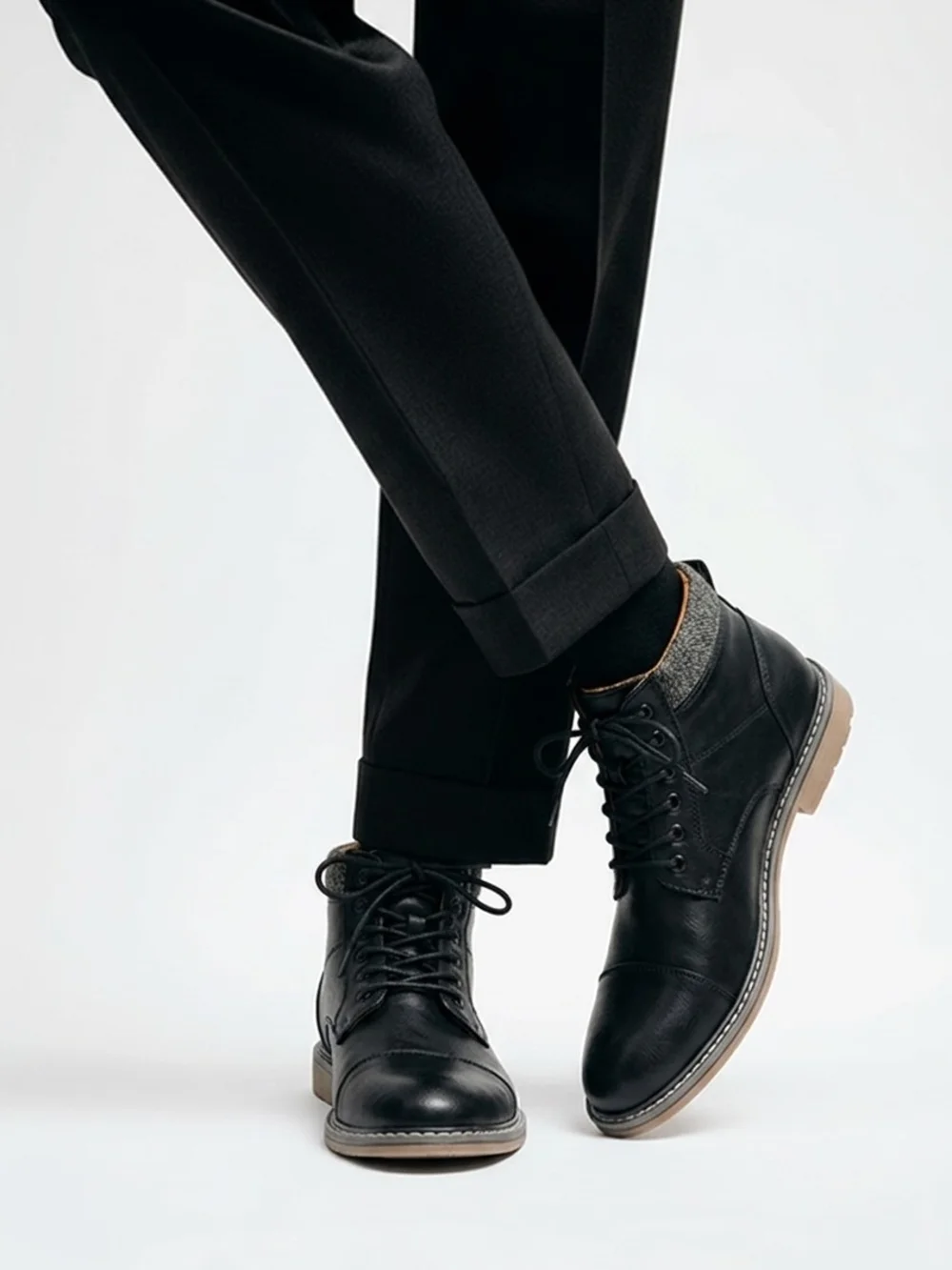 Steve Madden Black Leather Lace-Up Chukka Ankle Boots with Tan Collar